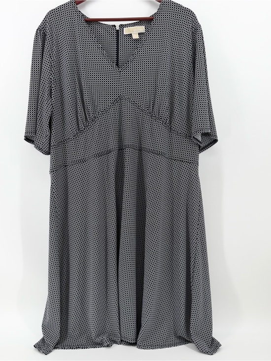 Michael Kors Dresses & Skirts - Michael Kors Plus 3X Plus Monochrome Geometric Fit & Flare Dress